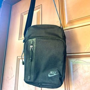 Nike cross-body casual/gym bag
